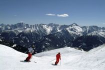 Skifahren im Skigebiet Golzentipp in Obertilliach. • © TVB Osttirol, Armin Zloebl